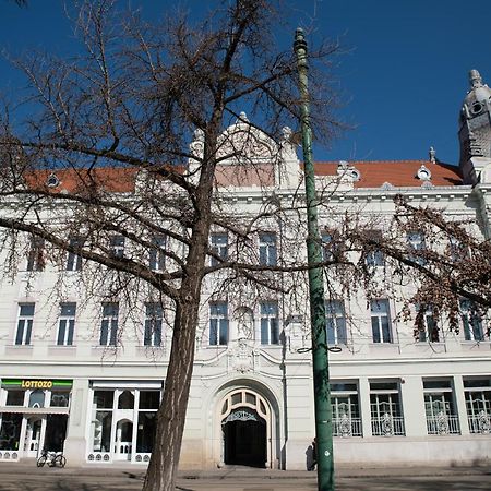 Szechenyi Center Lejlighedshotel Szeged Eksteriør billede